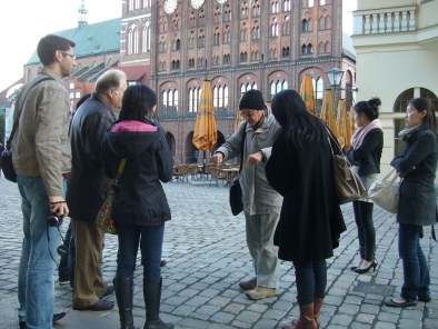 auf dem Neuen Markt mit Rathaus Hansestadt Stralsund und Nikolaikirche